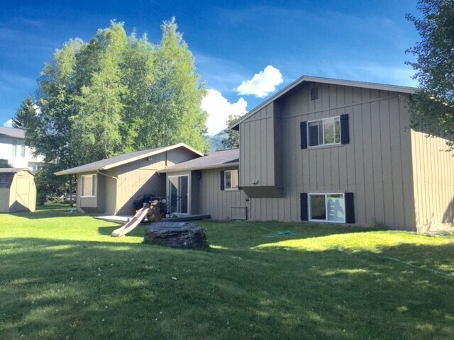 Foto del edificio - Gorgeous Eagle River Home w/ Open Concept ...