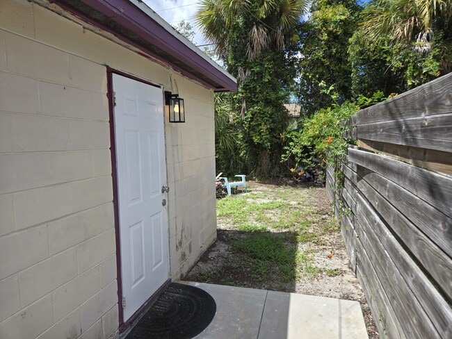 Building Photo - 2301 Trelain Dr S