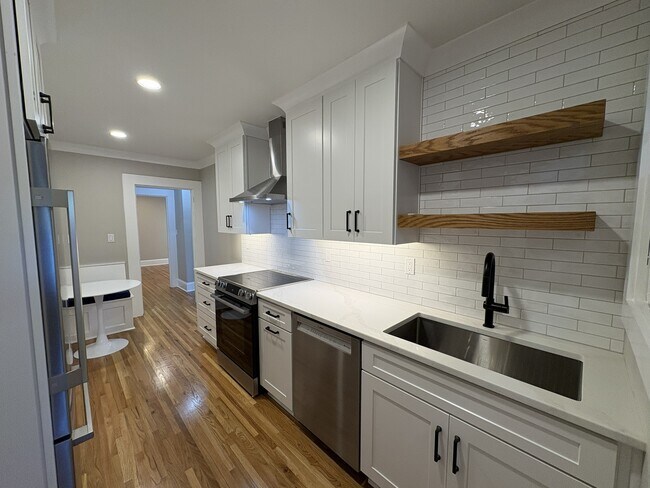Building Photo - 1412 Kenilworth Ave