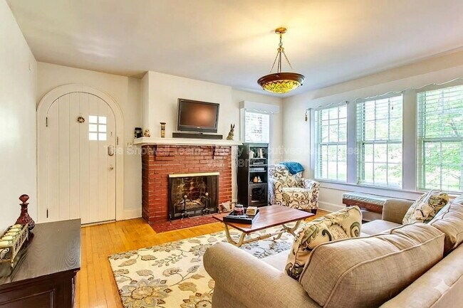 Foto del edificio - 438 McNabb Ave