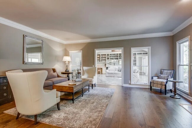 Foto del edificio - 107 Westover Park Ct