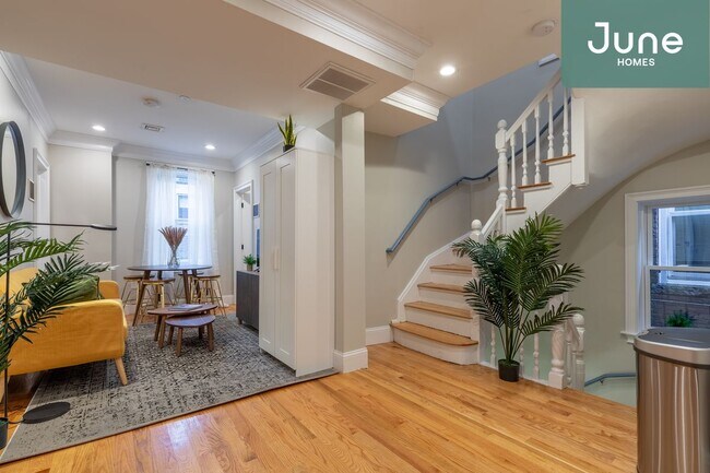 Foto del edificio - ROOM ONLY in 4-bed/1.0-bath Home