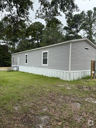 Building Photo - 463 Country Dr