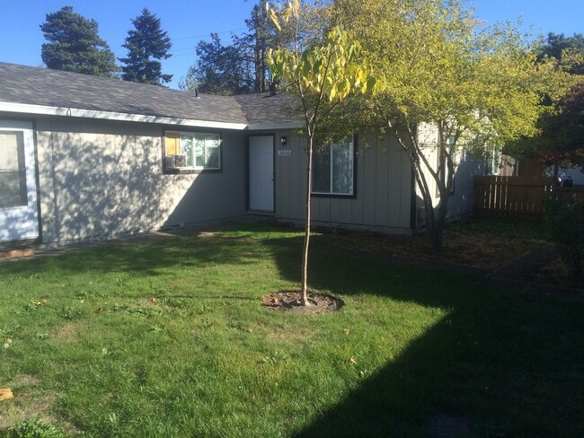 Building Photo - 3050 Brittany Dr