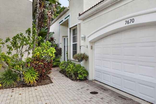 Foto del edificio - 7670 Jasmine Ct