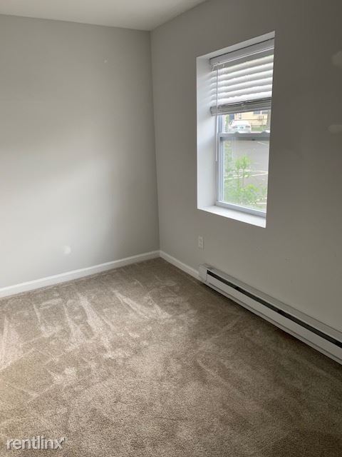 Building Photo - 2 br, 1 bath  - 131 Cosey Beach Ave Apt A4
