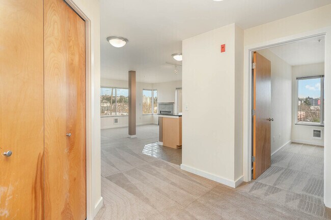 Foto del edificio - 225 NE 65th St