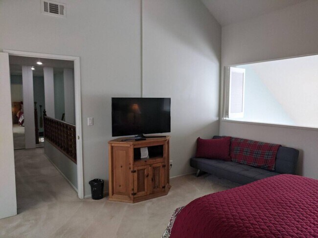 Building Photo - 202 Village Bay