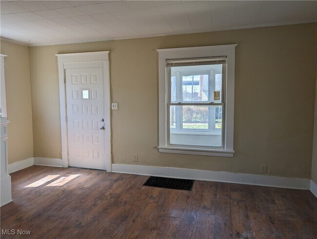 Foto del edificio - 2357 19th St SW