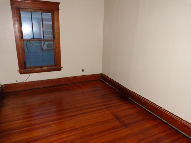 Building Photo - 507 Avery Ave