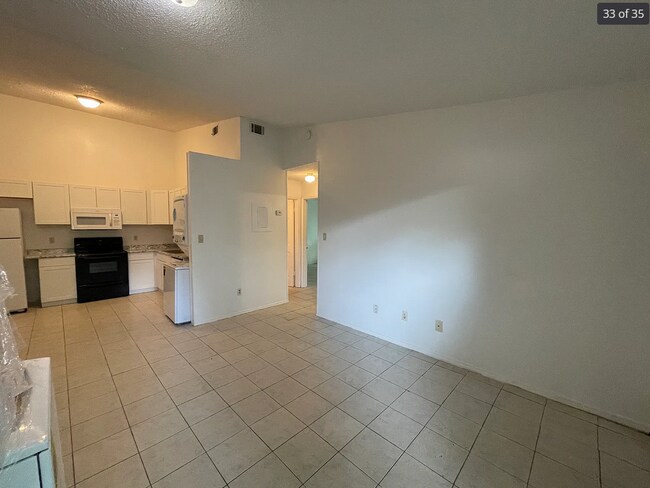 Foto del edificio - 6832 Tiki Ln