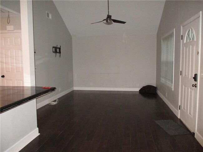 Foto del edificio - 323 Palm St