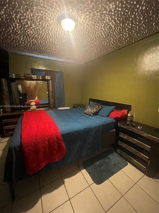 Foto del edificio - 18611 NW 10th Ave