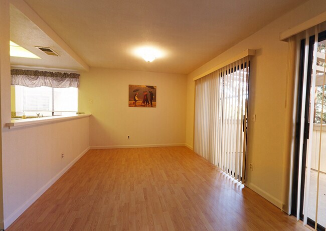 Dining area - 16120 Loretta Ln