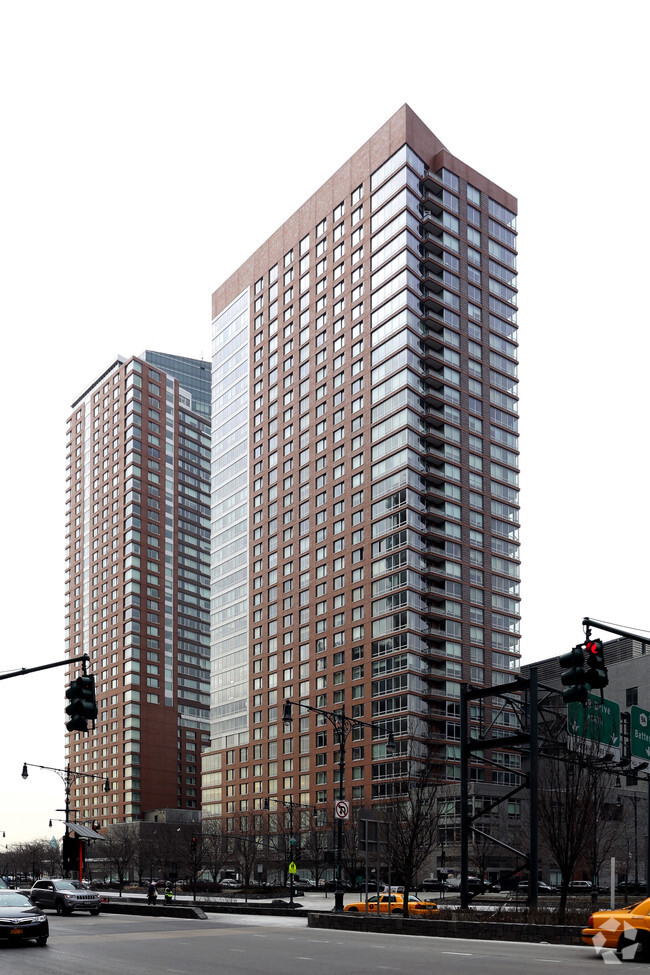 Foto del edificio - Millennium Tower Residences