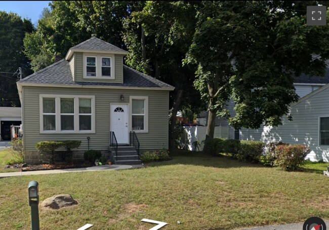 Building Photo - 249 Schoolhouse Rd