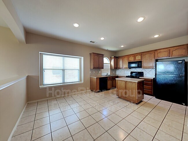 Building Photo - 9429 Navarro St