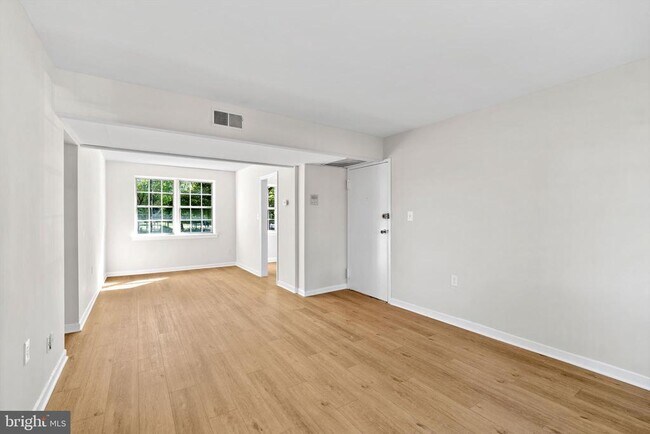 Foto del edificio - 6617 E Wakefield Dr