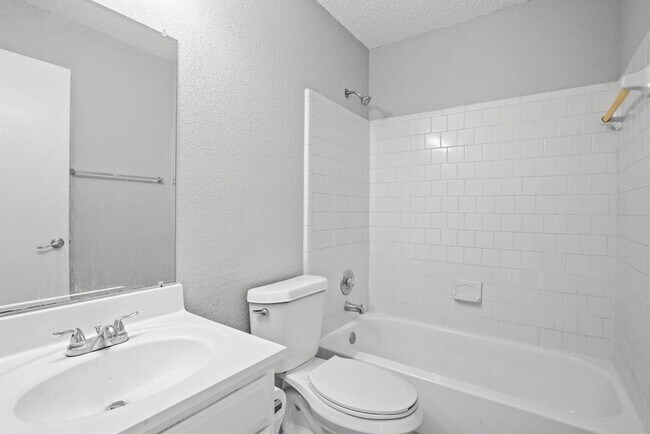 Building Photo - 2819 Kettle Run Dr