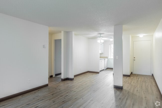 2BR, 1BA - 800SF - Mountain View