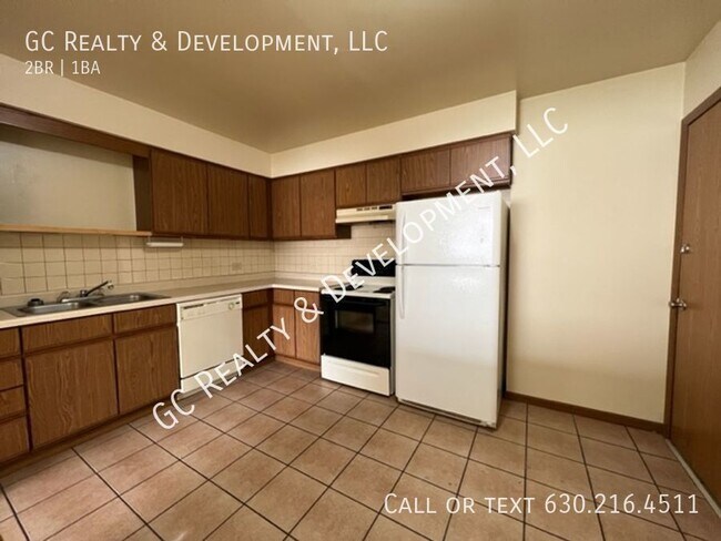 Foto del edificio - ***HUNTLEY / 2 BDRM / APPL INCL / COIN LAU...