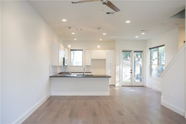 Foto del edificio - 2310 Westoak Dr