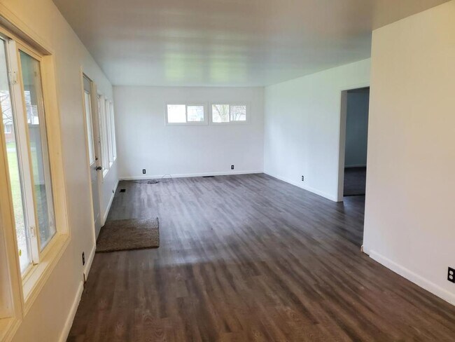 Foto del edificio - 282 N. Franklin St.