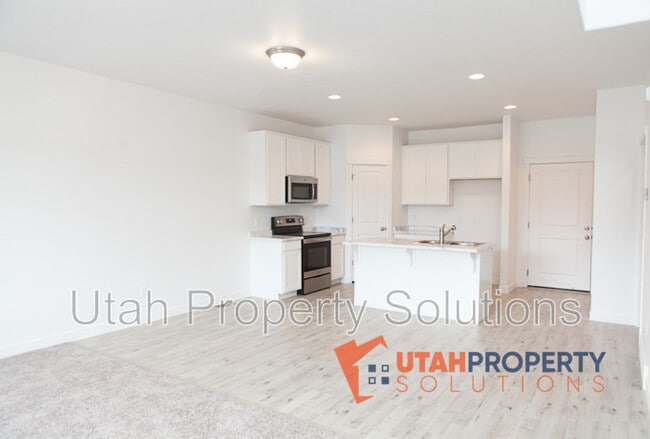 Building Photo - 1266 W Cinch Way