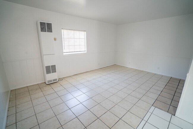 Foto del edificio - Cozy 1-Bedroom Single-Story Duplex Home in Newhall