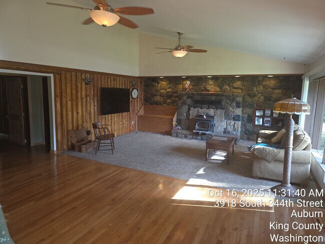 Foto del edificio - Log House in Auburn ready for move in Nove...