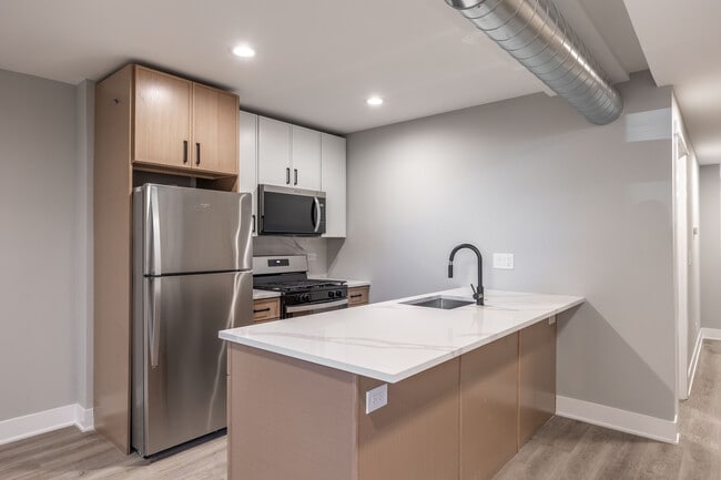 Building Photo - 2403 N Kedzie Blvd