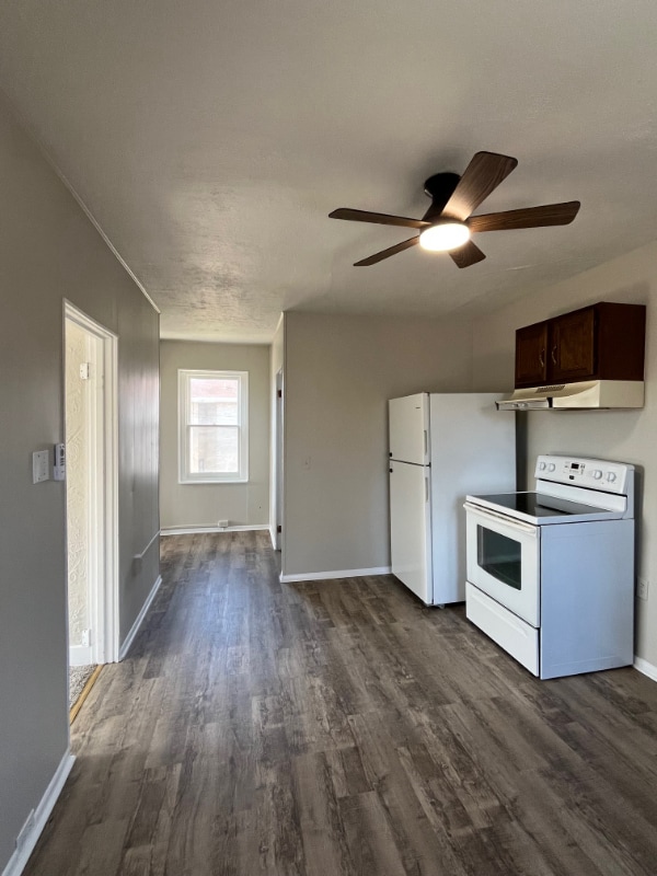 Building Photo - 445 Main St