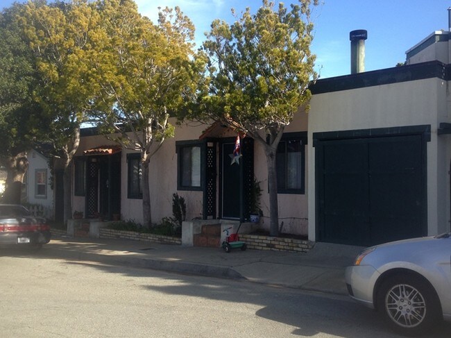 Building Photo - 721 9th St