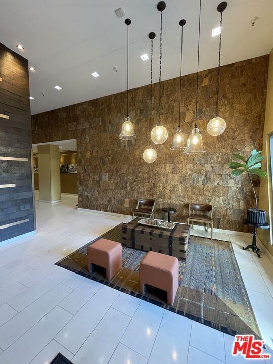 Foto del edificio - 901 Flower St