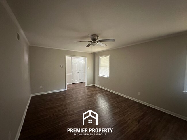 Foto del edificio - Beautiful 3BR/2BA Bartlett Home | 1,608 Sq Ft, Fireplace & Fenced Yard with Covered Patio