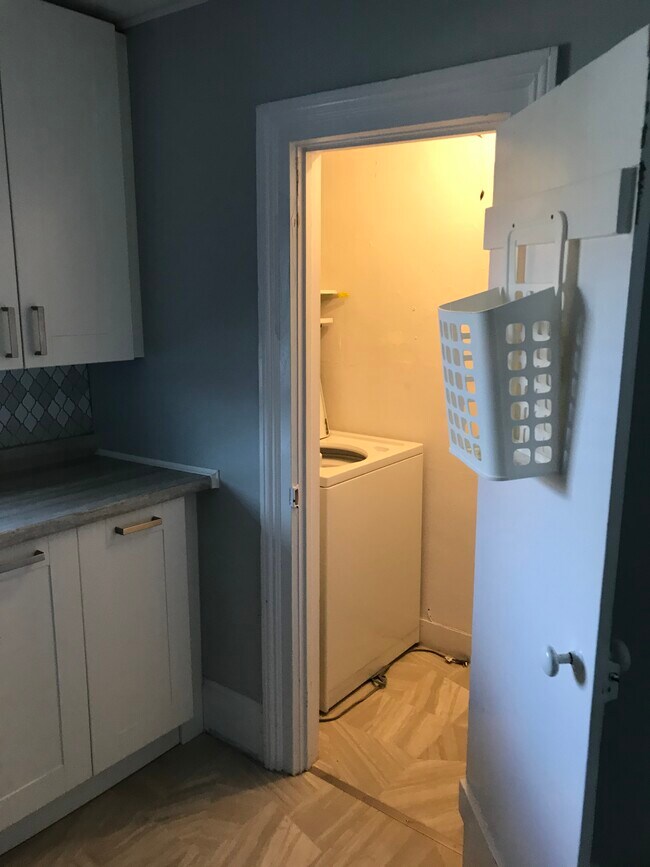 Buanderie dans l'appartement - 4246 William St