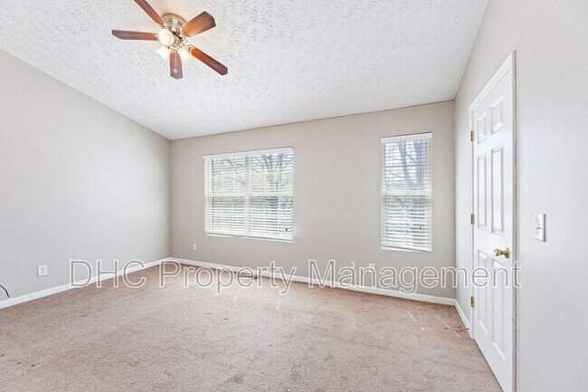 Foto del edificio - 5607 Strathmoor Manor Cir