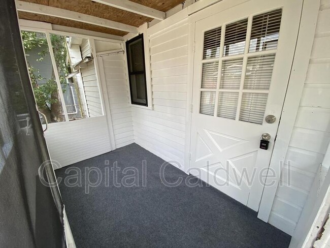 Photo - 304 E Hanna Ave Apartment