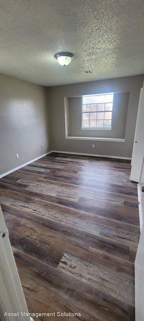 Building Photo - 5 br, 2 bath House - 4908 Shalimar Drive