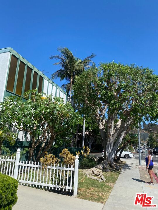 Foto del edificio - 4244 Duquesne Ave