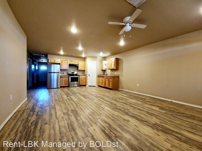Building Photo - 3 br, 2 bath House - 3202 E 2nd Pl.