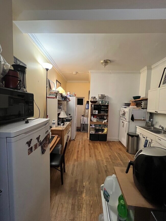 918 Green Bay Rd Unit GR, IL 60093 Condo for Rent in