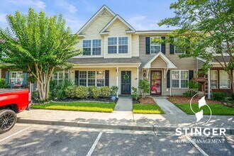 Building Photo - 536 Candida Dr