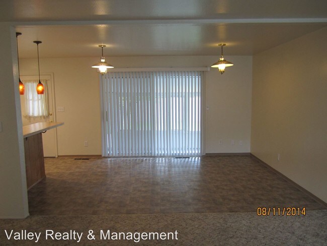 Building Photo - 247 Tahoe Dr