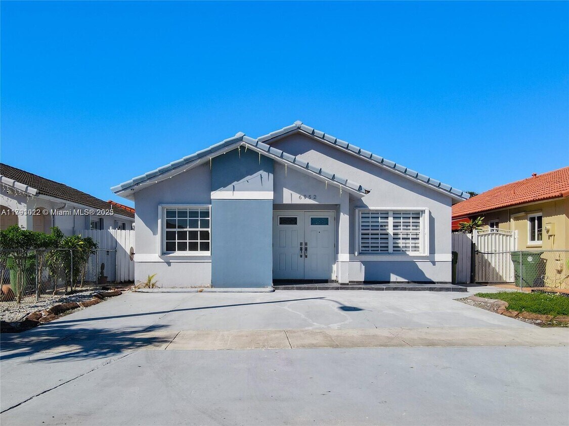 Primary Photo - 6952 W 25th Ct