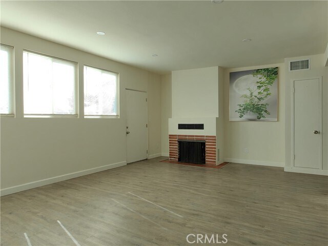 Foto del edificio - 960 E Columbia Ave