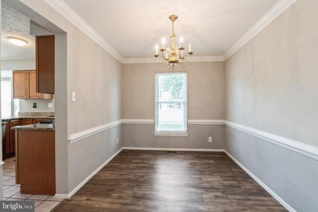 Building Photo - 214 Chinnick Ave