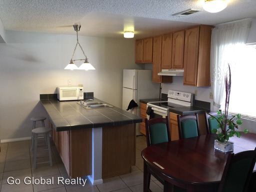 Fotografía del edificio - 2198 E Desert Inn Rd