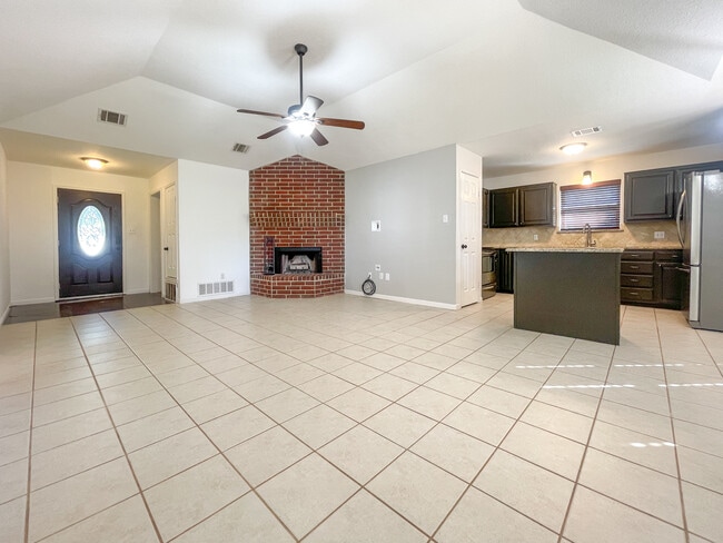 Building Photo - 14308 Chisolm Dr