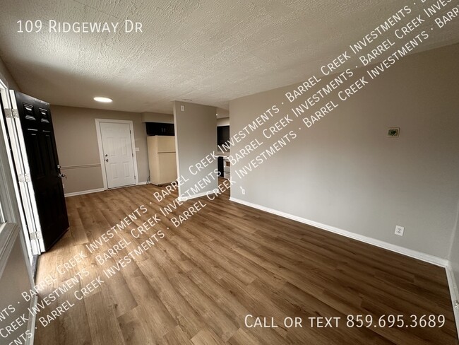 Foto del edificio - 2-Bed 1-Bath + Bonus Room